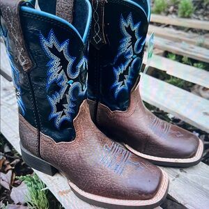Ariat youth Tombstone Boots.